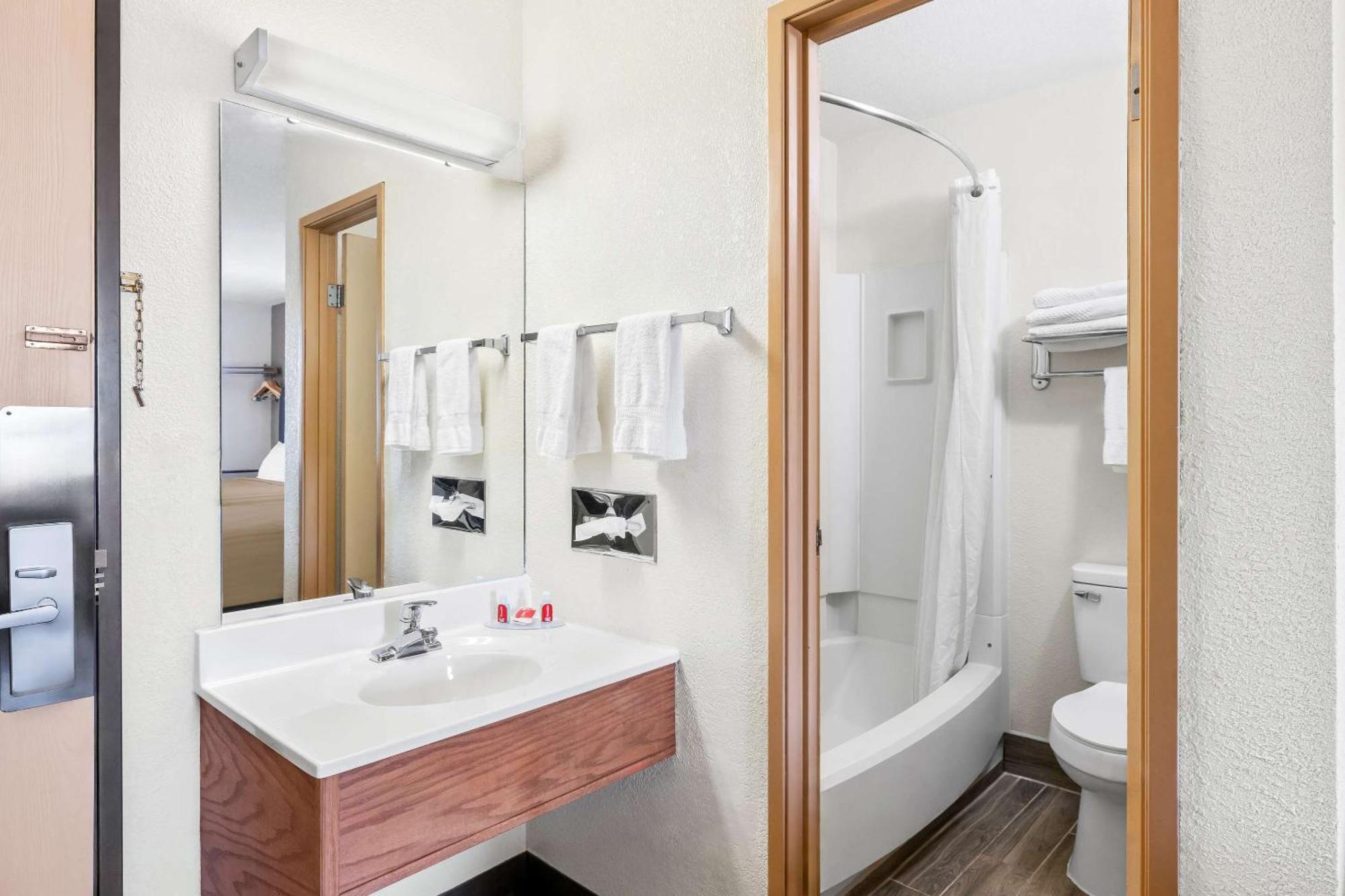 Econo Lodge Emporia Dış mekan fotoğraf